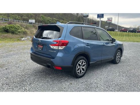 Used 2021 Subaru Forester Premium AWD/4WD image 8