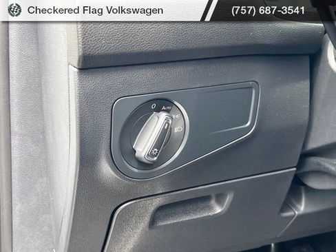 Used 2023 Volkswagen Tiguan SE R-Line FWD image 16