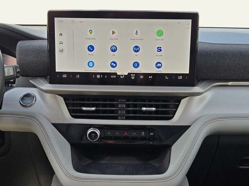 Used 2025 Ford Explorer Active w/ Active Comfort Package RWD image 18