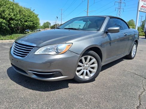 Used 2012 Chrysler 200 Touring FWD image 1