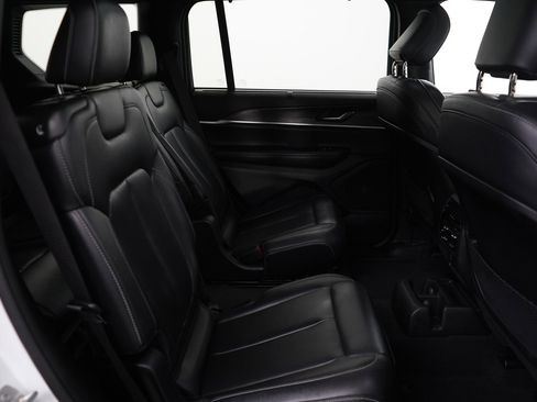 Used 2024 Jeep Grand Cherokee L Limited w/ Luxury Tech Group II image 11