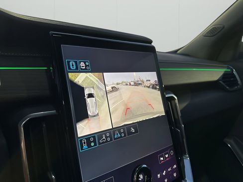 New 2026 GMC Acadia Denali w/ Super Cruise Package FWD image 38