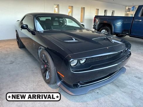 Used 2015 Dodge Challenger SRT Hellcat RWD image 1