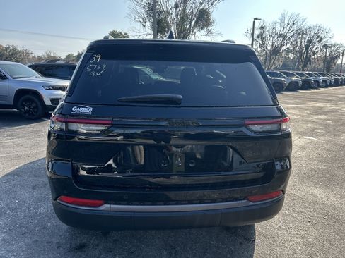 New 2026 Jeep Grand Cherokee Altitude image 6