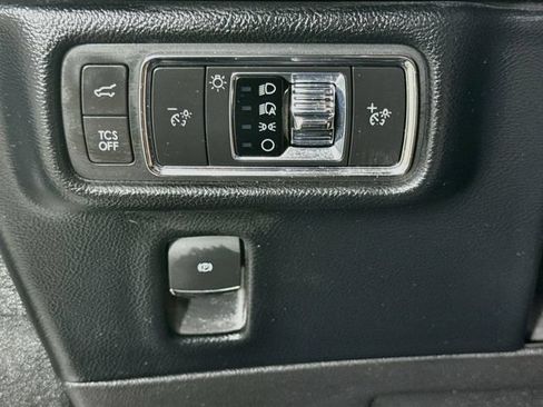 Used 2021 Lincoln Nautilus FWD w/ Equipment Group 101A image 10