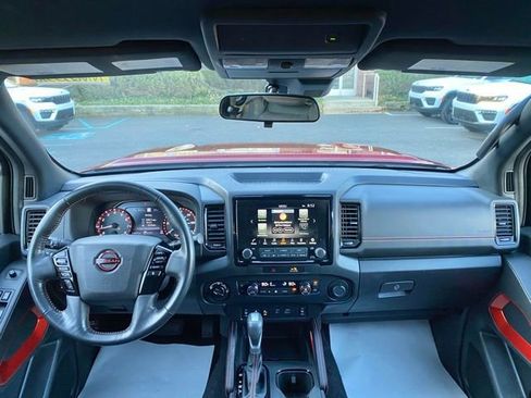 Used 2022 Nissan Frontier PRO-4X image 31