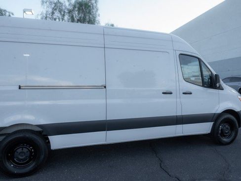 Used 2026 Mercedes-Benz Sprinter 2500 image 5