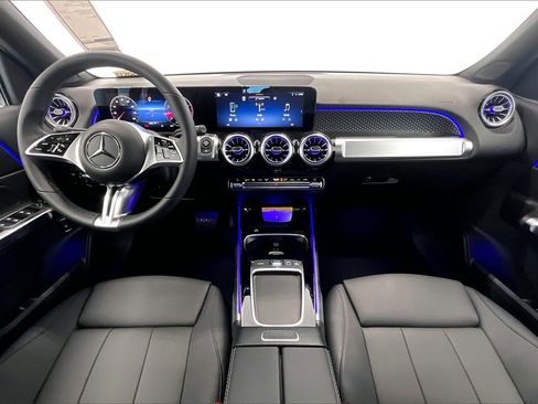 New 2025 Mercedes-Benz GLB 250 4MATIC image 5