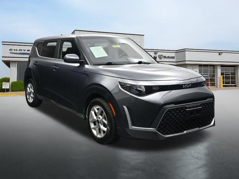 Used 2023 Kia Soul LX w/ Option Group 015 FWD image 7