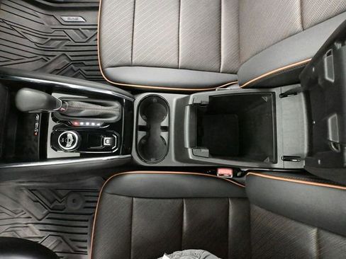 Used 2024 GMC Canyon AT4 w/ AT4 Premium Package image 37