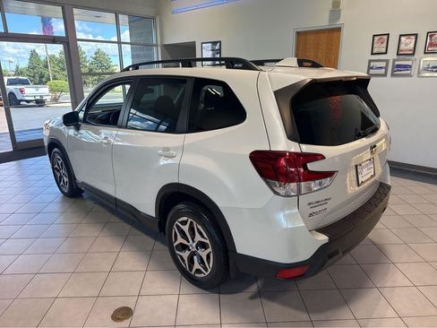 Used 2023 Subaru Forester Premium AWD/4WD image 9