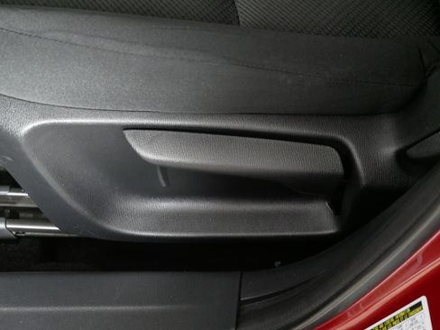 Used 2018 MAZDA MAZDA3 Sport image 20