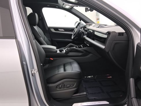 Used 2026 Porsche Cayenne S AWD/4WD image 26
