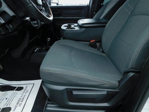 Used 2024 RAM 3500 Tradesman w/ Chrome Appearance Group image 25