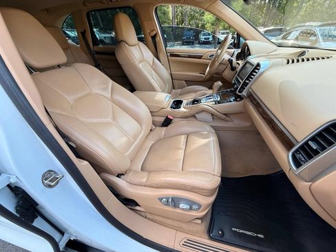 Used 2014 Porsche Cayenne AWD/4WD image 25