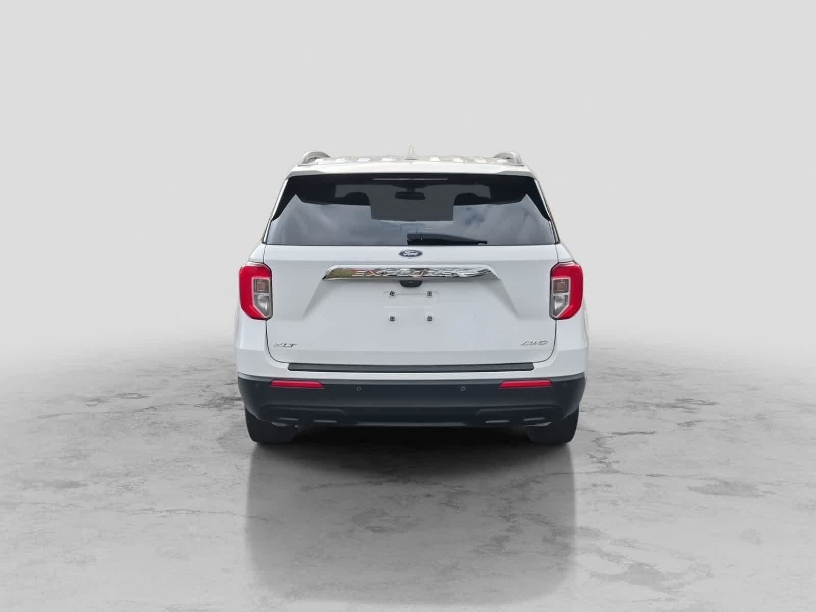 Used 2023 Ford Explorer XLT AWD/4WD image 7