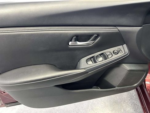 Used 2024 Nissan Sentra SV FWD image 16