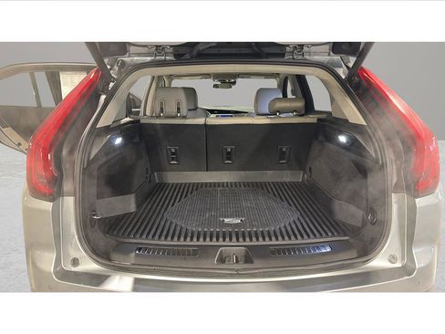 Used 2023 Cadillac XT4 Premium Luxury w/ Cold Weather Package image 18