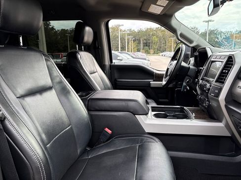 Used 2019 Ford F250 Lariat w/ Chrome Package image 28