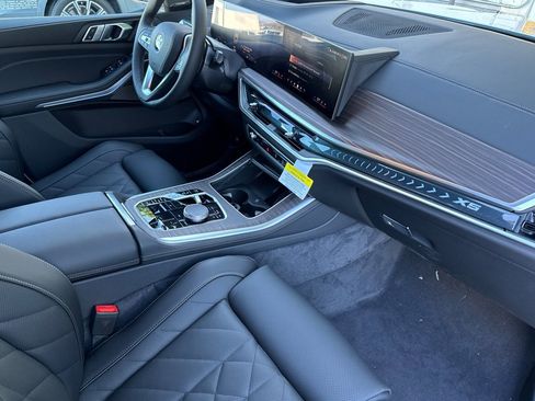 New 2026 BMW X5 xDrive50e image 27
