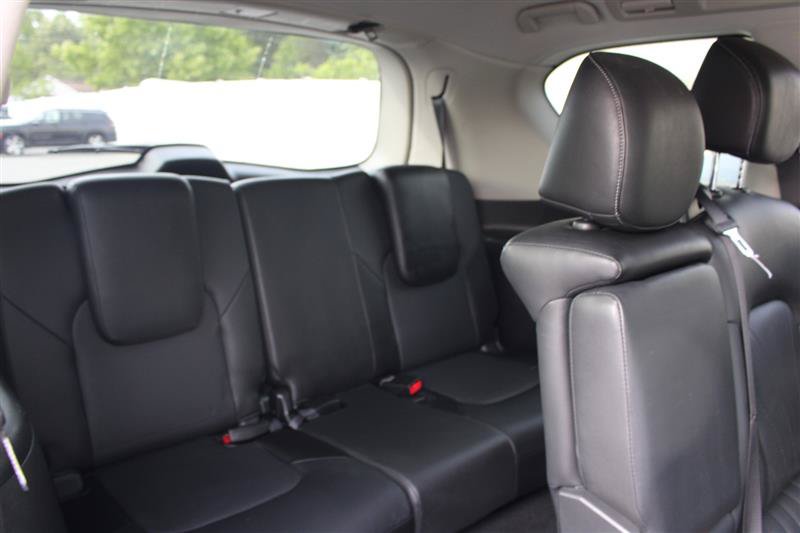 Used 2017 INFINITI QX80 4WD w/ Deluxe Technology Package image 18