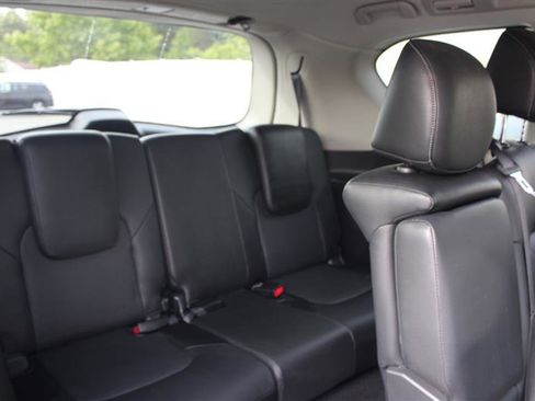Used 2017 INFINITI QX80 4WD w/ Deluxe Technology Package image 18