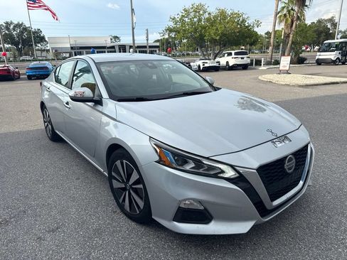 Used 2021 Nissan Altima 2.5 SV FWD image 4