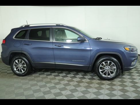 Used 2020 Jeep Cherokee Latitude Plus w/ Comfort/Convenience Group image 2