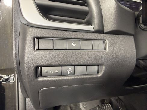 Used 2023 Nissan Rogue SV AWD/4WD image 21
