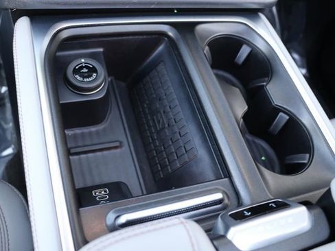 Used 2025 Ford Expedition Active AWD/4WD image 29