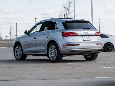 Used 2018 Audi Q5 Prestige w/ Prestige Package image 3