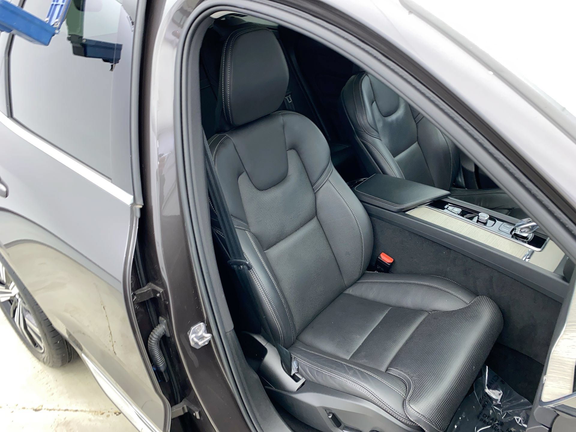 Used 2022 Volvo XC60 B5 Inscription w/ Climate Package AWD/4WD image 16