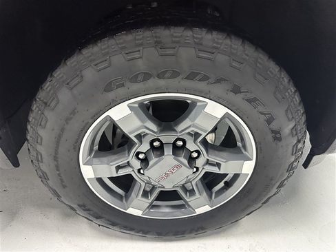 Used 2025 GMC Sierra 2500 SLT w/ SLT Premium Package AWD/4WD image 14