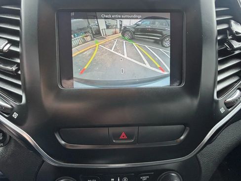 Used 2019 Jeep Cherokee Latitude Plus image 20