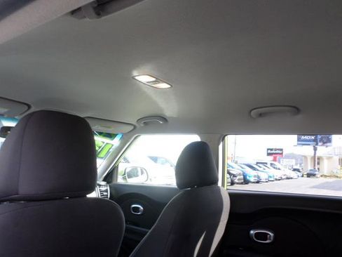 Used 2019 Kia Soul Base 6A image 34