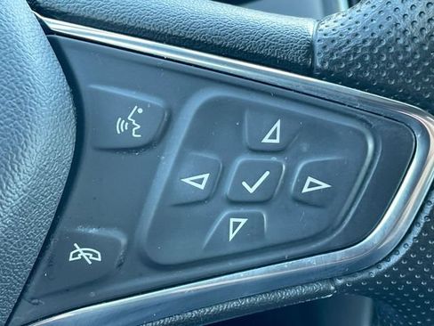Used 2020 Chevrolet Equinox LS w/ LS Convenience Package FWD image 30