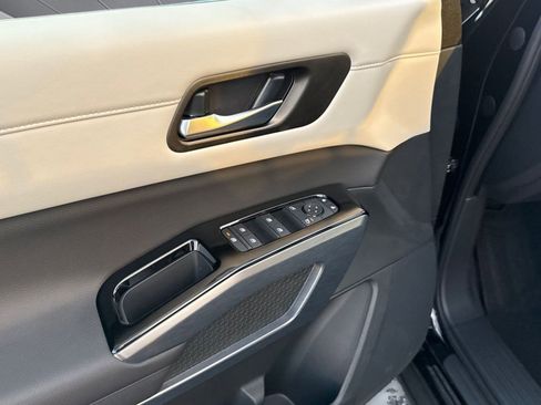 New 2025 Nissan Pathfinder SL image 20