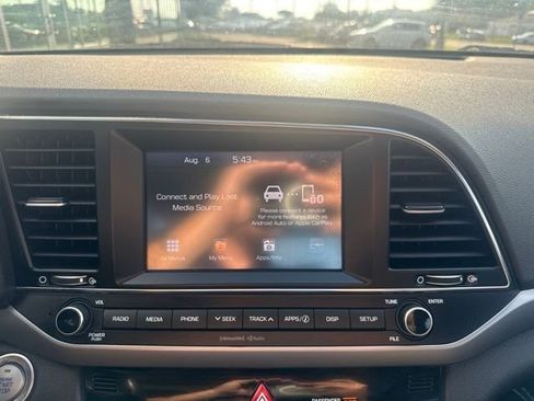 Used 2018 Hyundai Elantra Value Edition FWD image 14