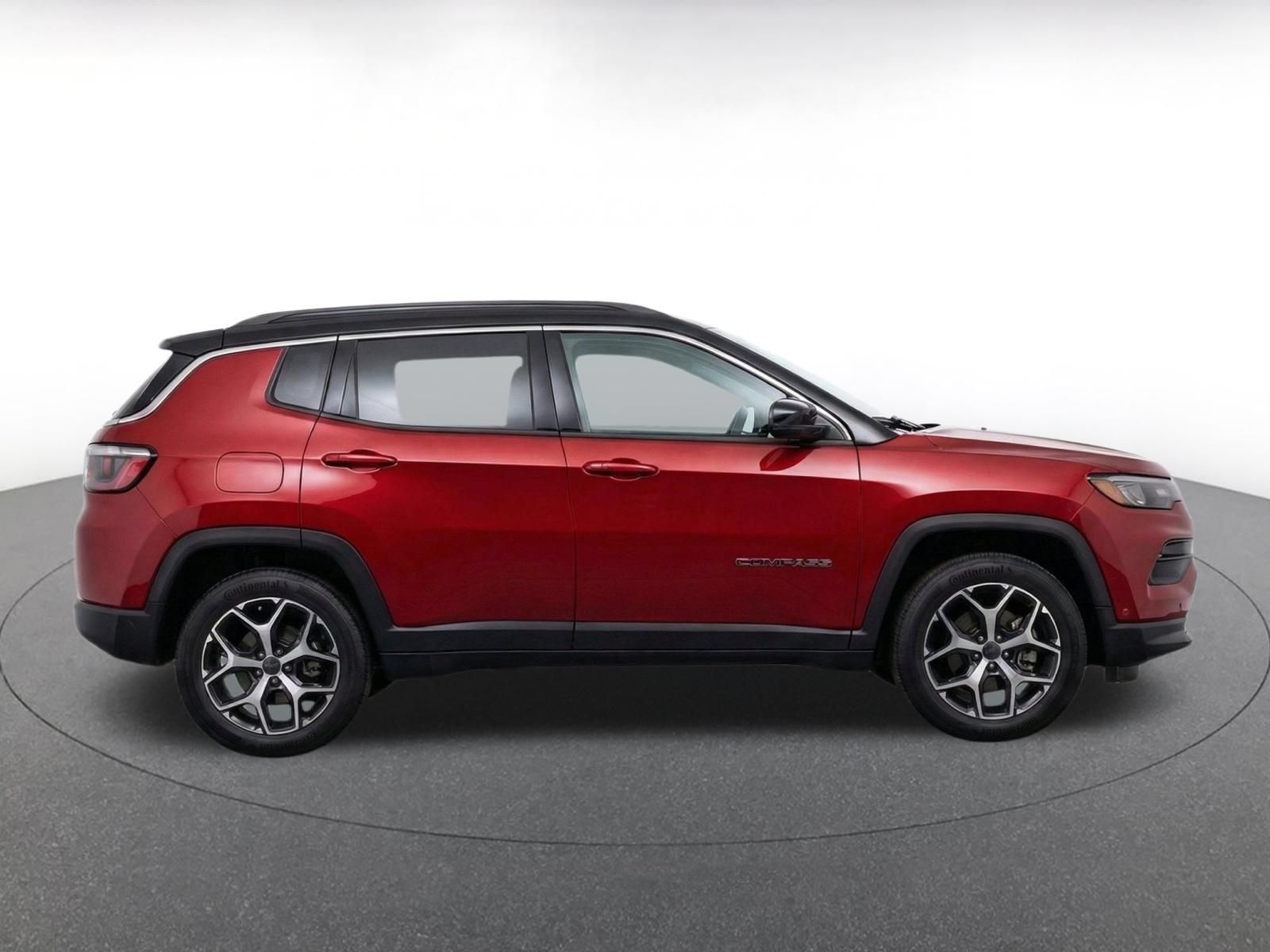 Used 2025 Jeep Compass Limited AWD/4WD image 9
