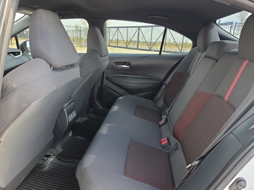 Used 2023 Toyota Corolla SE w/ Carpet Mat Package (TMS) FWD image 13