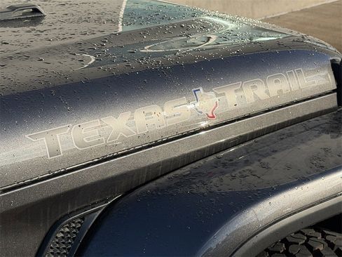 New 2025 Jeep Gladiator Sport image 9