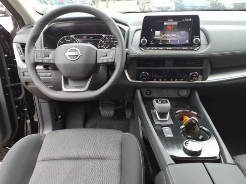 New 2026 Nissan Rogue SV AWD/4WD image 32