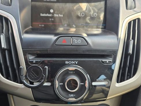 Used 2012 Ford Focus SEL image 10