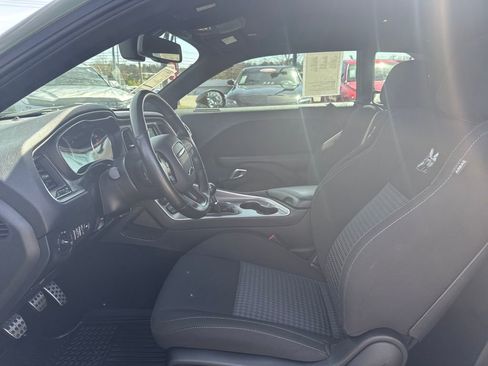 Used 2022 Dodge Challenger R/T Scat Pack RWD image 9