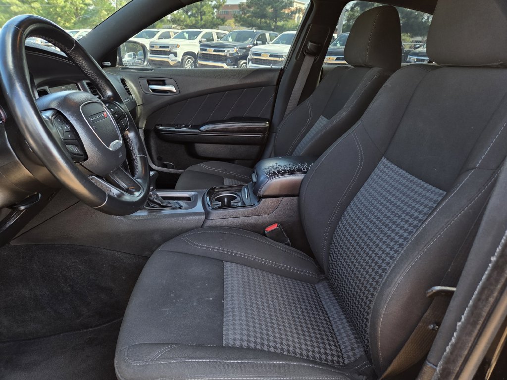 Used 2023 Dodge Charger SXT w/ Blacktop Package RWD image 16