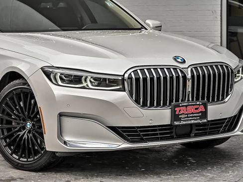 Used 2022 BMW 750i xDrive w/ Executive Package AWD/4WD image 3
