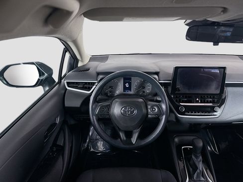 Used 2025 Toyota Corolla LE image 17