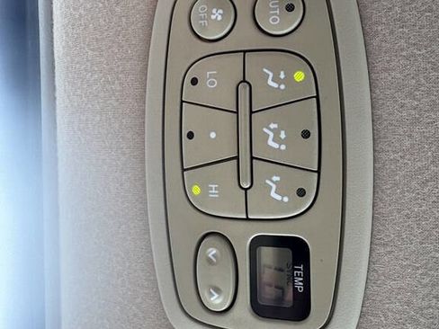 Used 2005 Toyota Sienna XLE FWD image 29