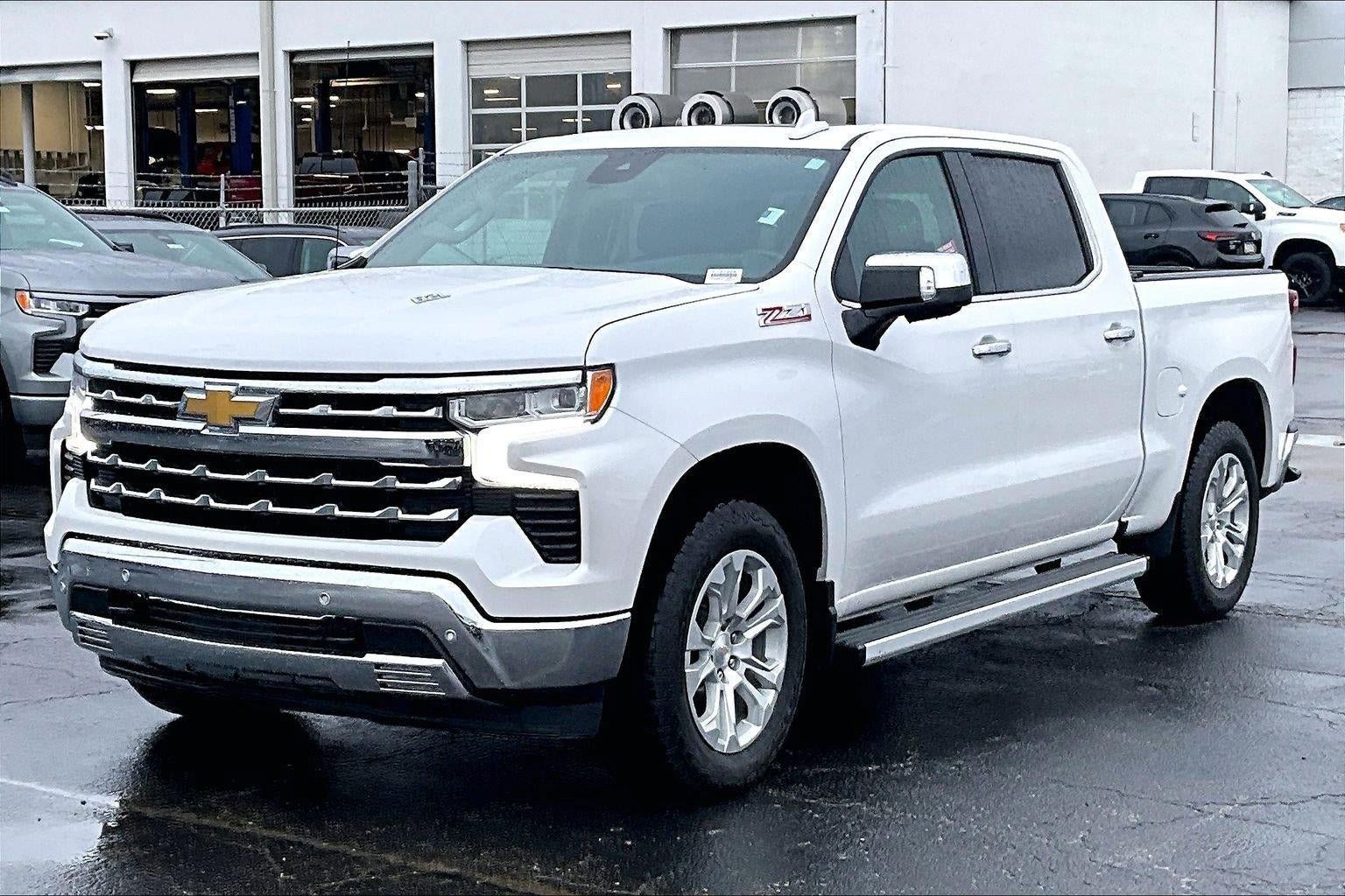 Used 2023 Chevrolet Silverado 1500 LTZ w/ LTZ Premium Package AWD/4WD image 7