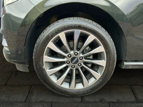 Used 2018 Lincoln Navigator Select w/ Technology Package image 23